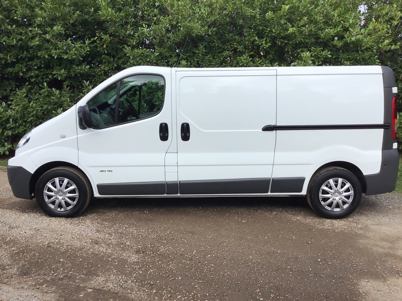 View RENAULT TRAFIC 2014 64 TRAFIC LL29 DCI SR PV LONG WHEEL BASE