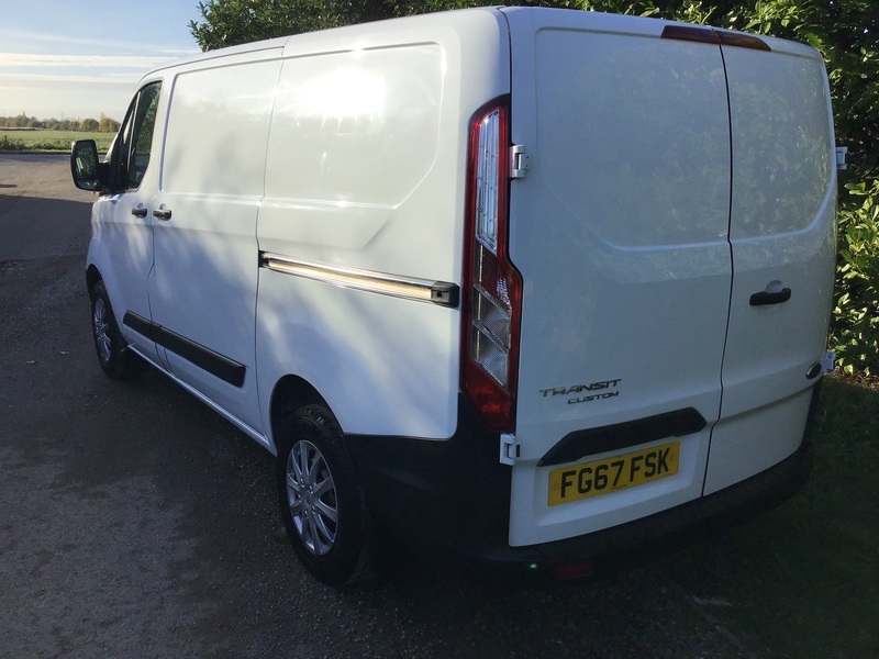 View FORD TRANSIT TRANSIT CUSTOM 2.0 TDCI 290 EURO 6 ULEZ COMPLIANT