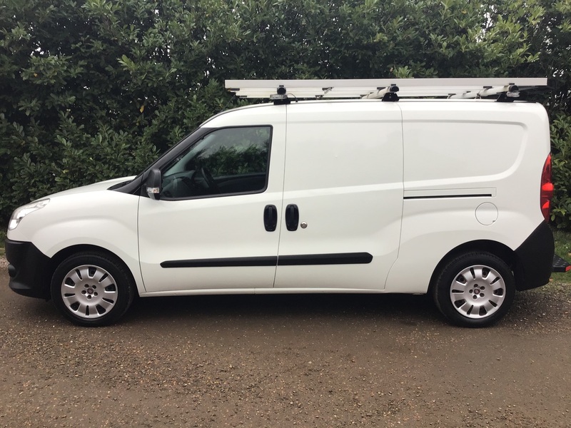 View FIAT DOBLO 16V 1.6 MULTIJET 105 MAXI LONG WHEEL BASE