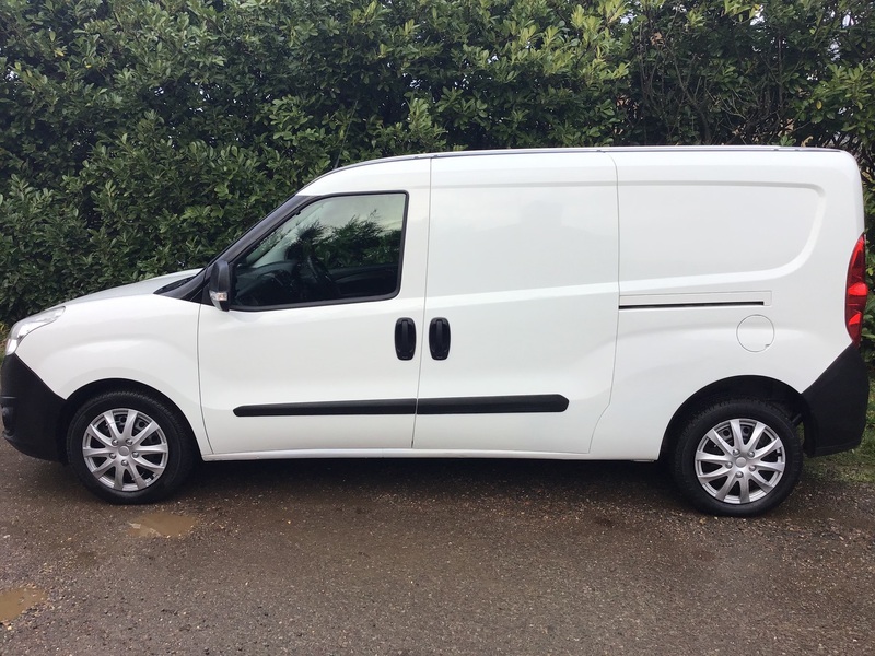 View VAUXHALL COMBO 1.3 CDTI 2300 LONG WHEEL BASE VAN 1 OWNER FULL VAUXHALL APPROVED SERVICE HISTORY