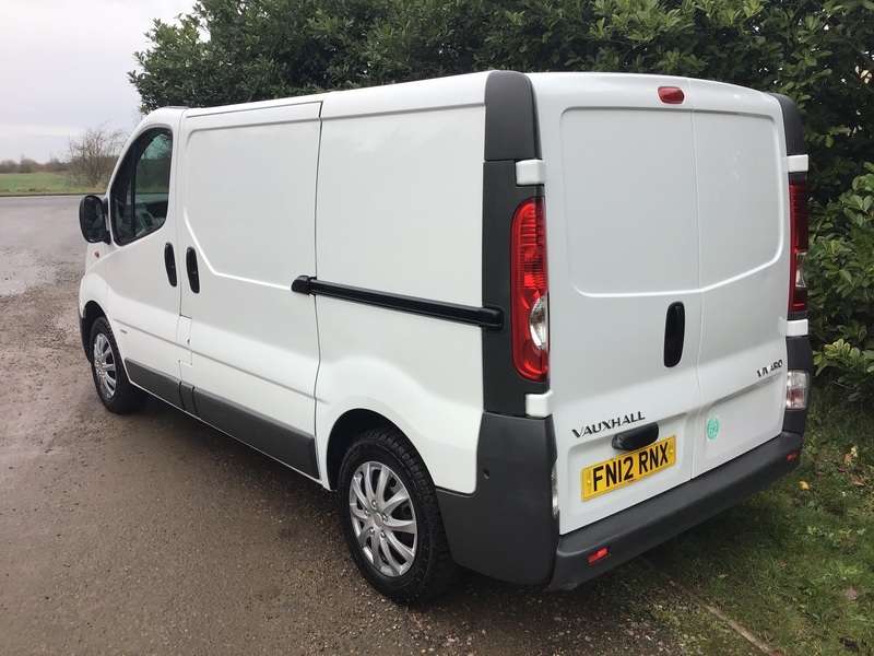 View VAUXHALL VIVARO 2.0 CDTI 2900 ECOFLEX 1 OWNER VAN