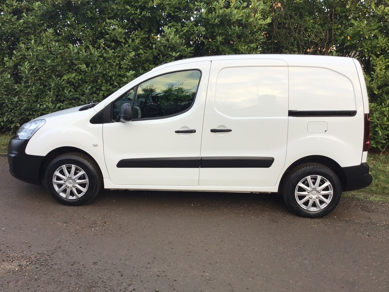 View PEUGEOT PARTNER HDI S L1 850 VAN, 1 OWNER, FULL SERVICE HISTORY