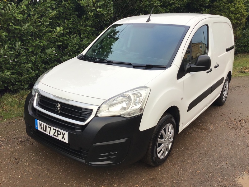 View PEUGEOT PARTNER BLUE HDI PROFESSIONAL L1 EURO 6 ULEZ COMPLIANT 3 SEATS