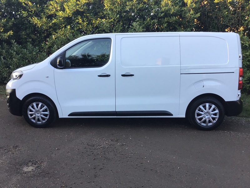 View PEUGEOT EXPERT BLUE HDI S STANDARD EURO 6 ULEZ COMPLIANT 61,000 MILES