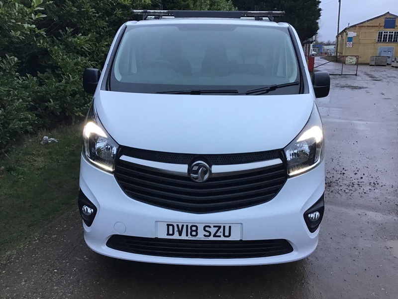 VAUXHALL VIVARO