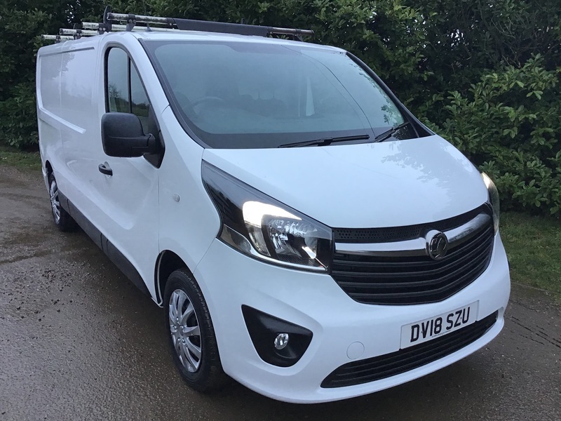 VAUXHALL VIVARO