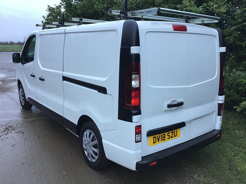 VAUXHALL VIVARO