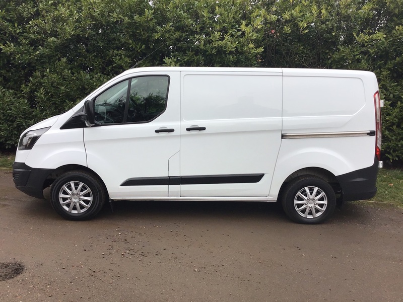 View FORD TRANSIT 2.0 105PS 270 L1 H1 EURO6 ULEZ COMPLIANT