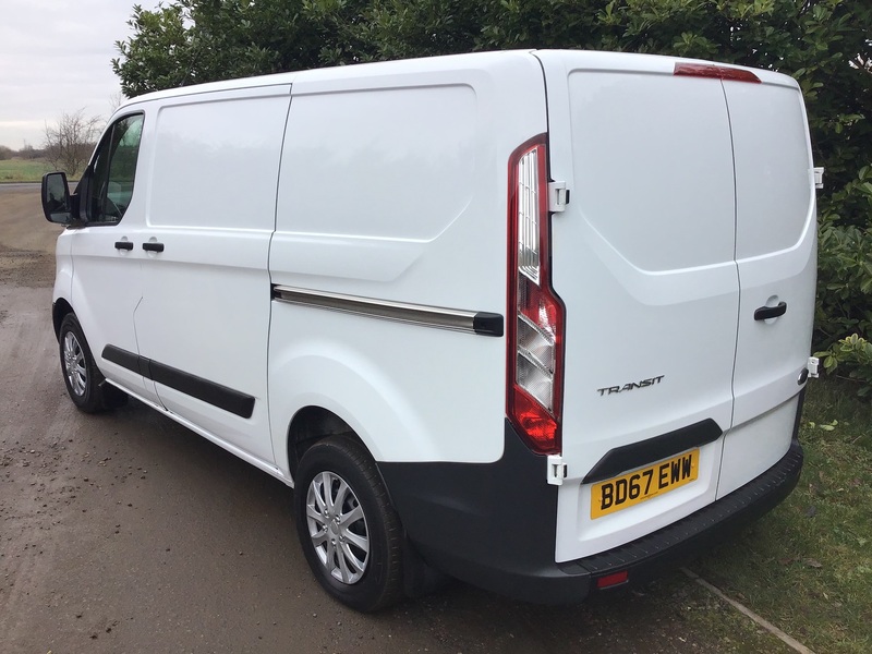 View FORD TRANSIT 2.0 105PS 270 L1 H1 EURO6 ULEZ COMPLIANT