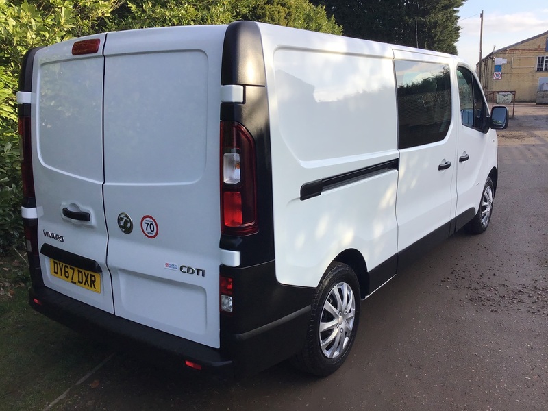 VAUXHALL VIVARO