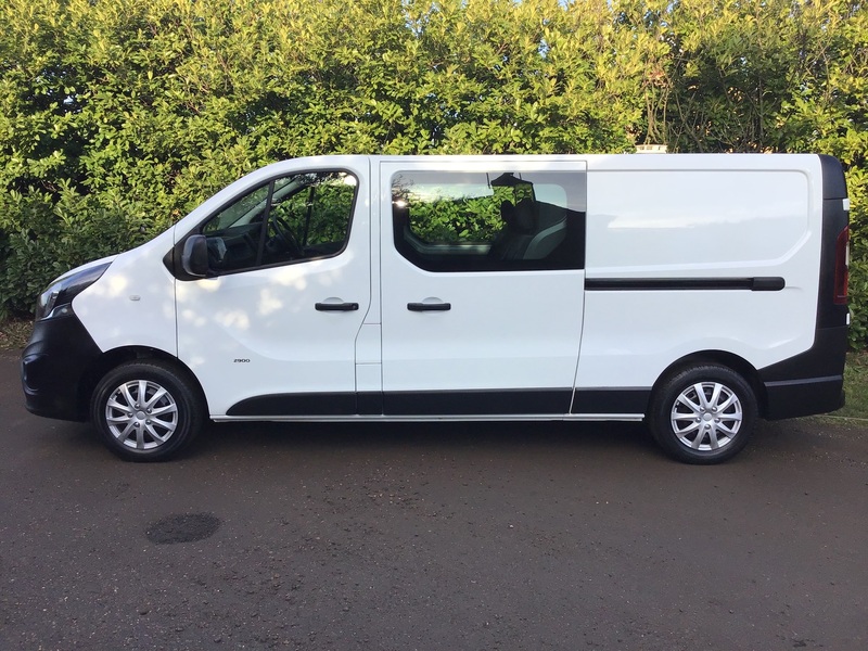 VAUXHALL VIVARO