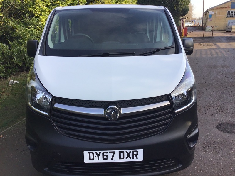 VAUXHALL VIVARO