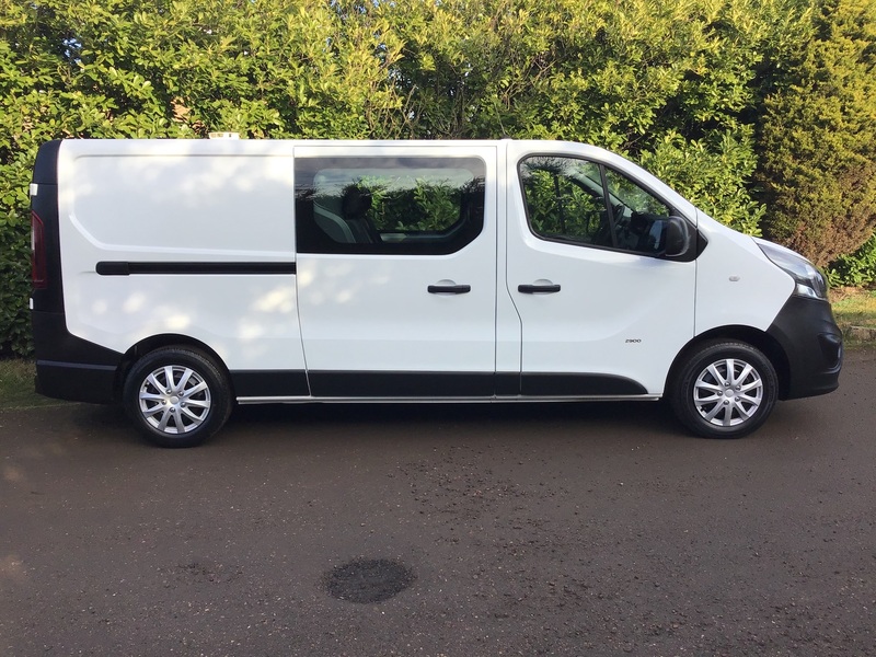 VAUXHALL VIVARO