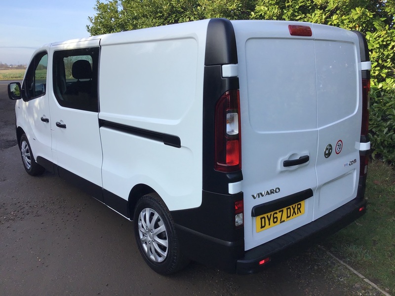 View VAUXHALL VIVARO L2H1 2900 CDTI 120PS EURO6 ULEZ COMPLIANT DOUBLE CAB CREW VAN