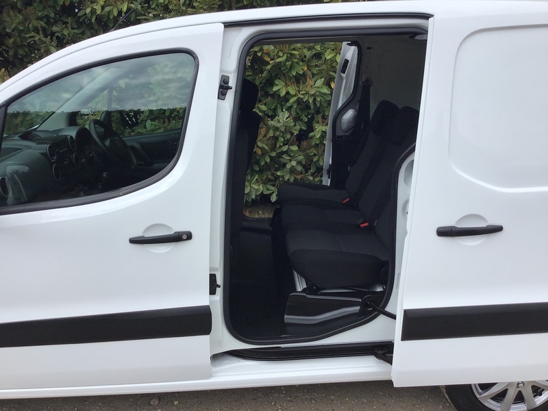 View PEUGEOT PARTNER BLUE HDI 5 SEAT LONG WHEEL BASE CREW VAN EURO6 ULEZ COMPLIANT