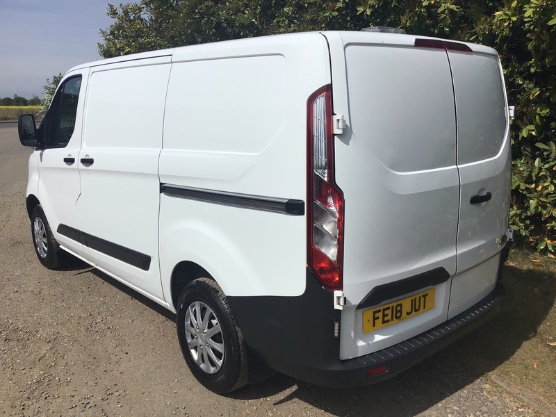 View FORD TRANSIT CUSTOM 2.0 TDCI 290 105PS L1 H1 EURO6, ULEZ COMPLIANT PANEL VAN