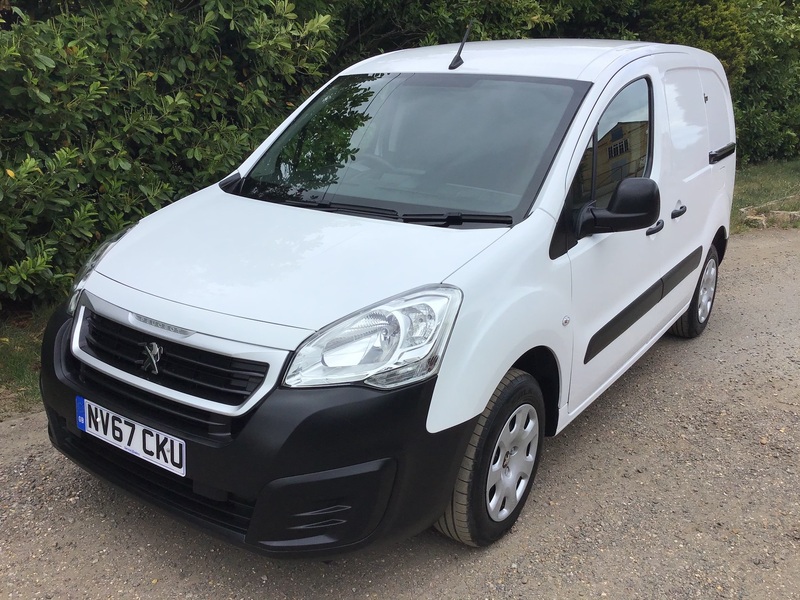 View PEUGEOT PARTNER BLUE HDI PROFESSIONAL L1 EURO6 ULEZ COMPLIANT SAT-NAV, AIR-CON, CRUISE CONTROL