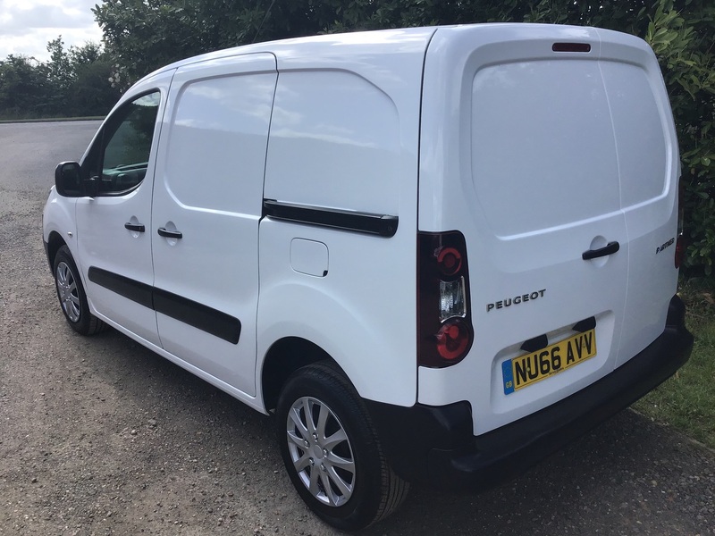 View PEUGEOT PARTNER 1.6 HDI S L1 850S 92PS VAN, SIDE LOAD DOOR, 1 OWNER, FULL SERVICE HISTORY