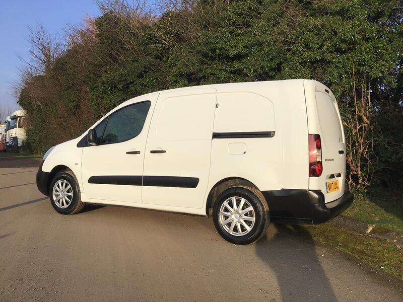 PEUGEOT PARTNER