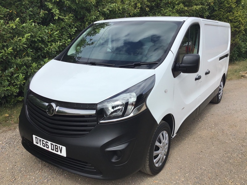 VAUXHALL VIVARO