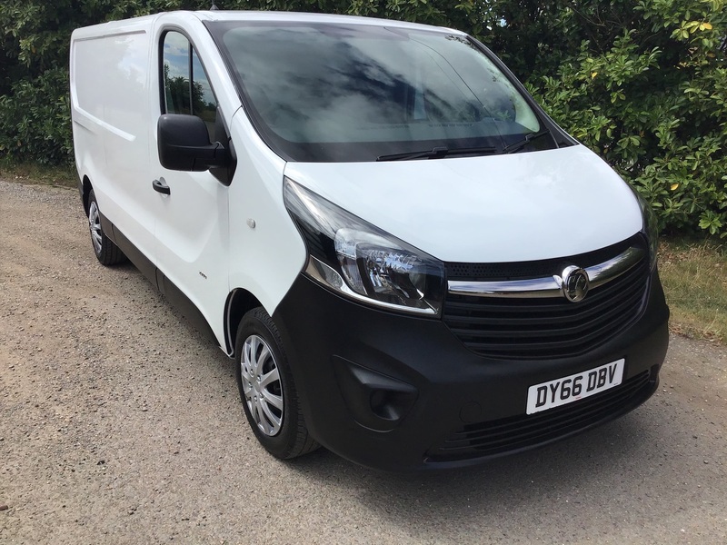 VAUXHALL VIVARO