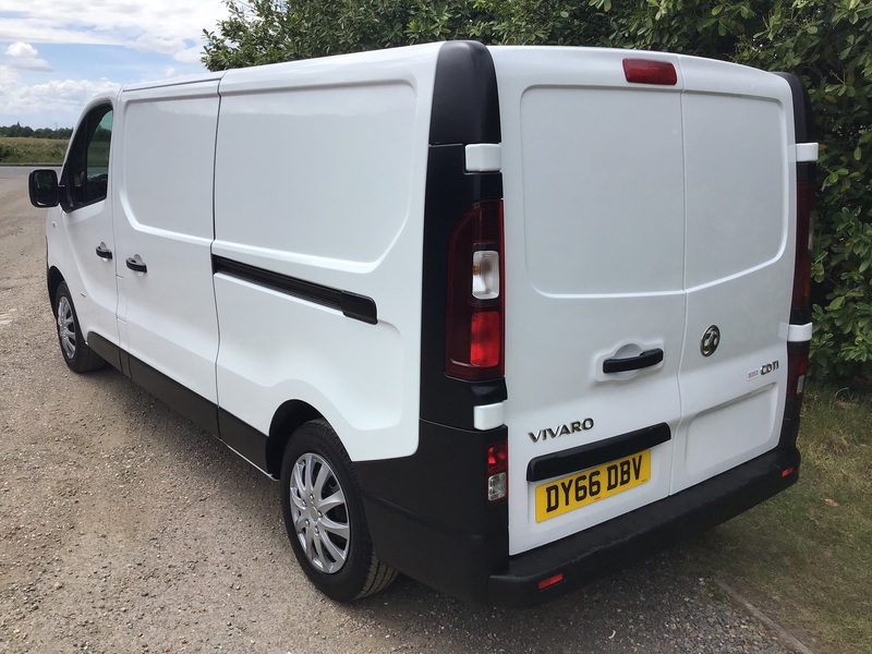 View VAUXHALL VIVARO 120PS, 2900 CDTI EURO 6 LONG WHEEL BASE VAN