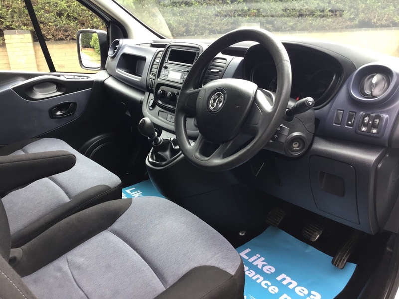 VAUXHALL VIVARO