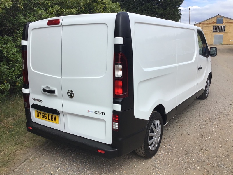 VAUXHALL VIVARO