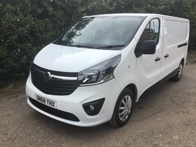 View VAUXHALL VIVARO VIVARO 1.6 CDTI 120PS L2H1 2900 SPORTIVE VAN, LONG WHEEL BASE, EURO6 ULEZ COMPLIANT, AIR-CON 1 OWNER