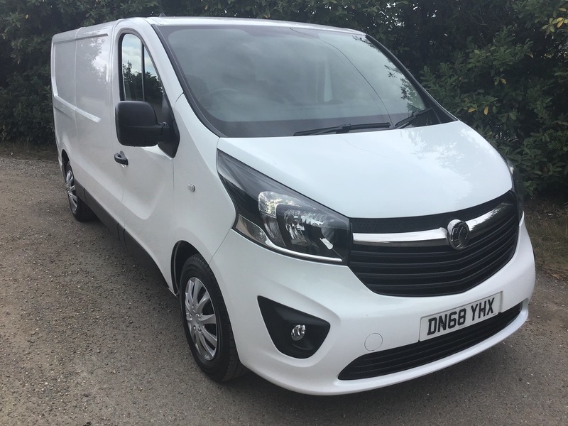 VAUXHALL VIVARO