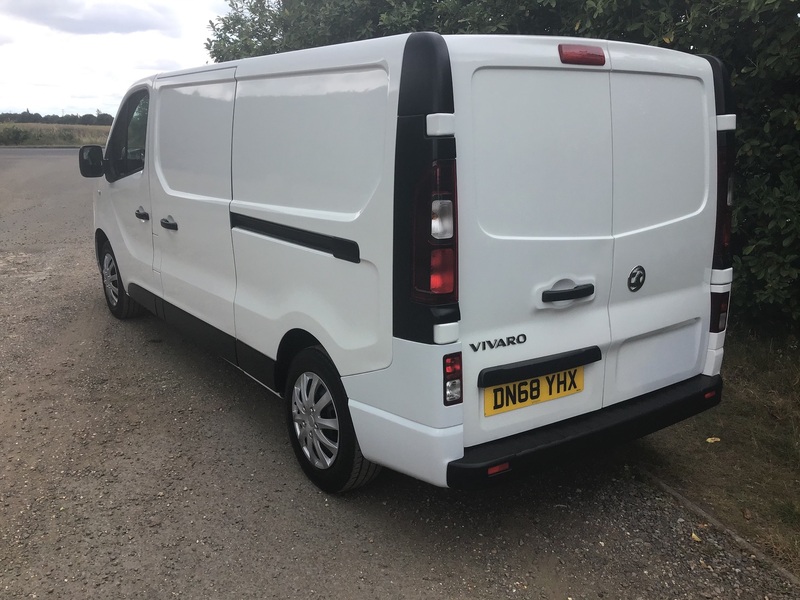 View VAUXHALL VIVARO VIVARO 1.6 CDTI 120PS L2H1 2900 SPORTIVE VAN, LONG WHEEL BASE, EURO6 ULEZ COMPLIANT, AIR-CON 1 OWNER