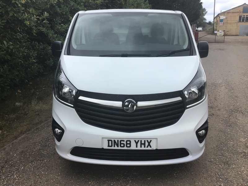 VAUXHALL VIVARO