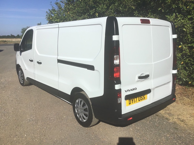 VAUXHALL VIVARO