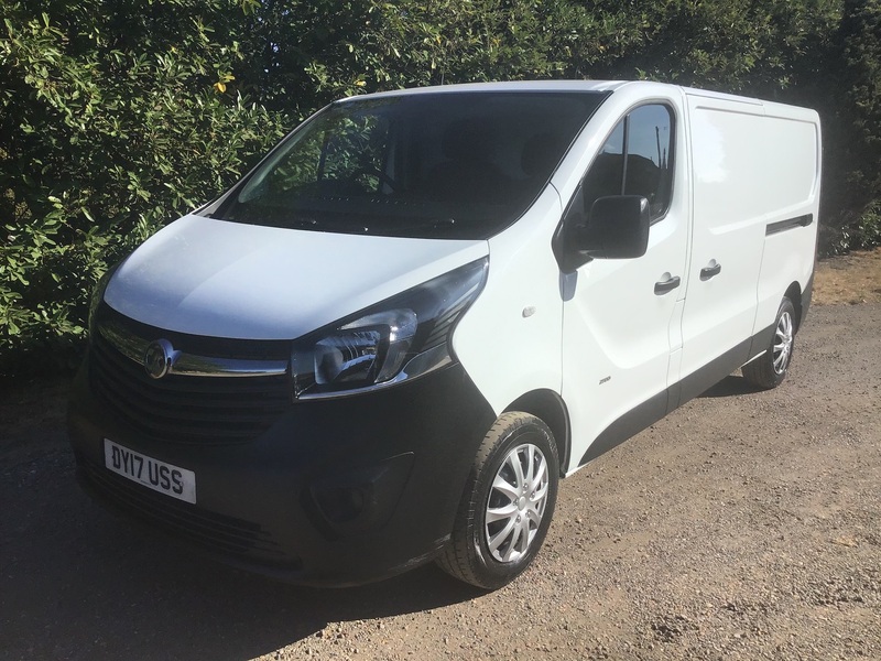 VAUXHALL VIVARO