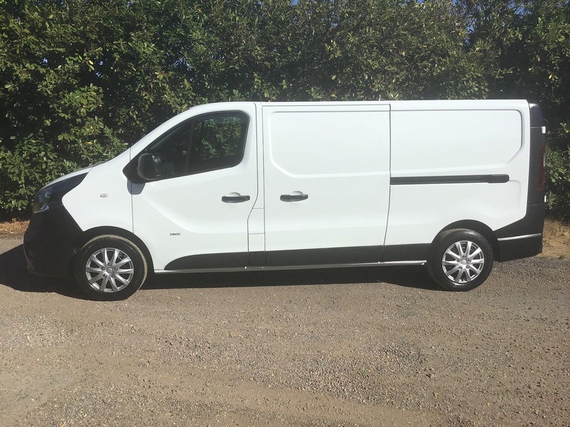 View VAUXHALL VIVARO 1.6 CDTI 2900 120PS LONG WHEEL BASE EU6 ULEZ COMPLIANT VAN 1 OWNER