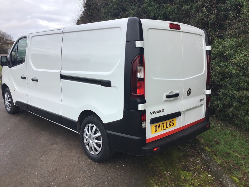 VAUXHALL VIVARO