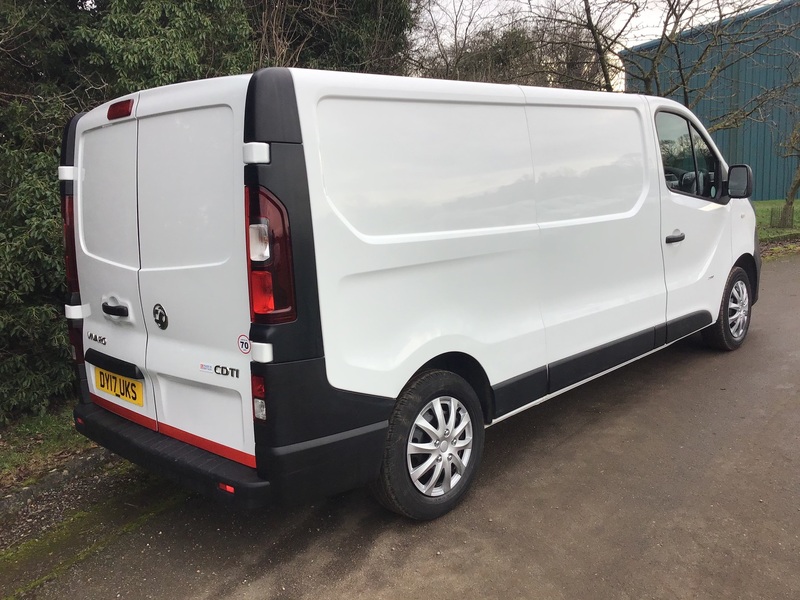 VAUXHALL VIVARO