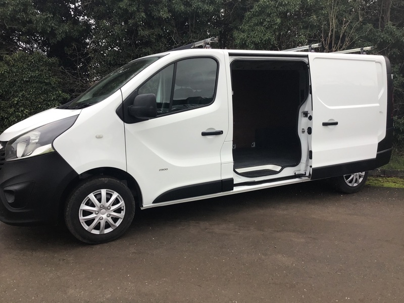 VAUXHALL VIVARO