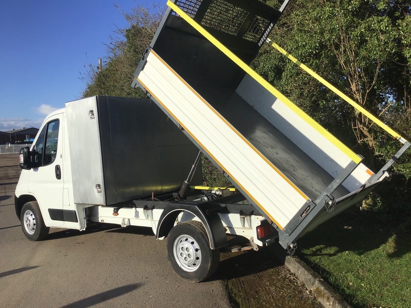 View PEUGEOT BOXER Tipper 2.0 BlueHDi 335 L2 ULEZ Compliant EURO 6 