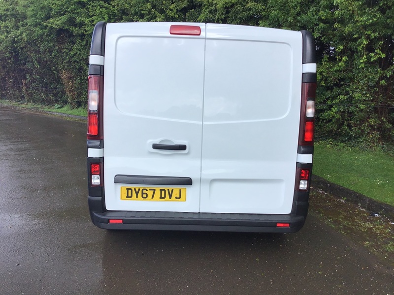 VAUXHALL VIVARO