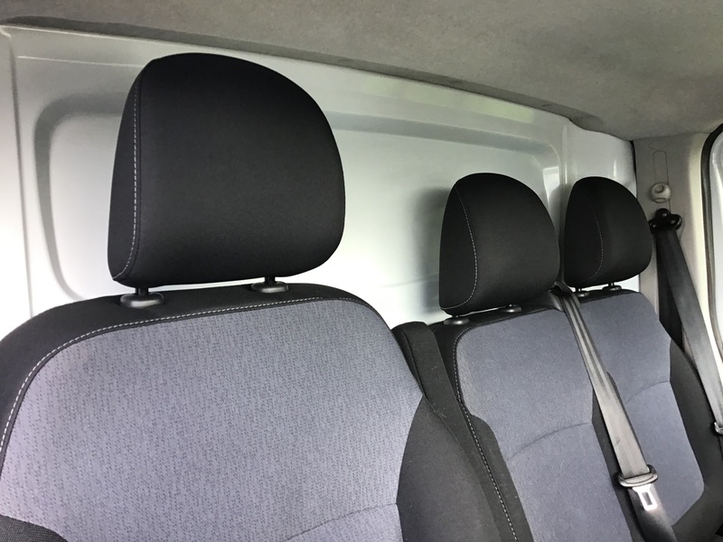 VAUXHALL VIVARO