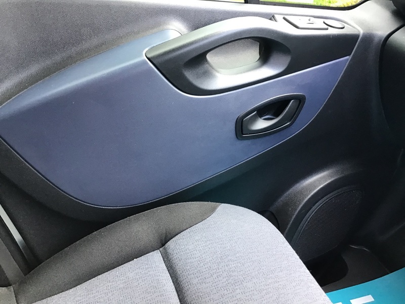 VAUXHALL VIVARO
