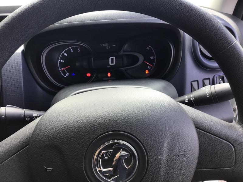 VAUXHALL VIVARO