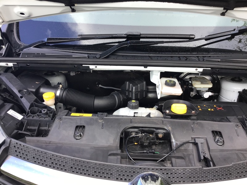 VAUXHALL VIVARO