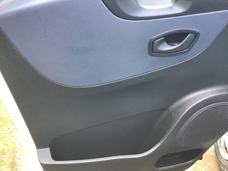 VAUXHALL VIVARO