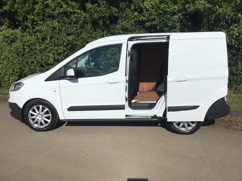 View FORD TRANSIT COURIER TREND TDCI