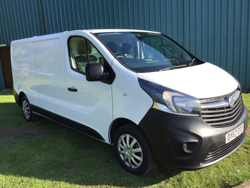 VAUXHALL VIVARO