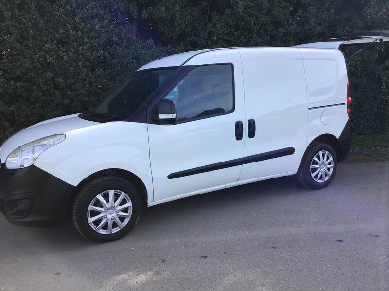 View VAUXHALL COMBO No VAT To PAY, Glazed Tailgate, Twin Side Doors1.3 CDTi 2000 ecoFLEX 16v